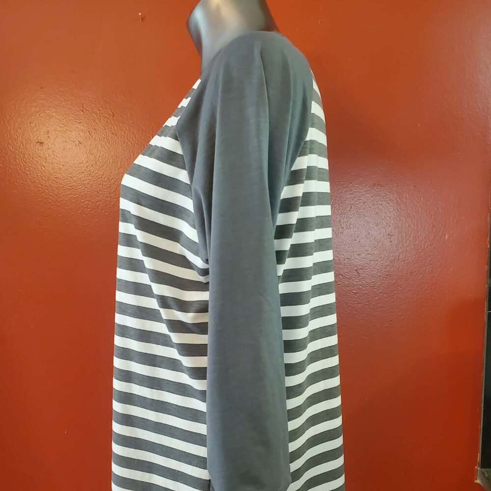 LuLaRoe Randy Stripes - Picture 7 of 10